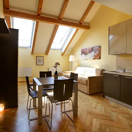 Hotel Halkova Prague
