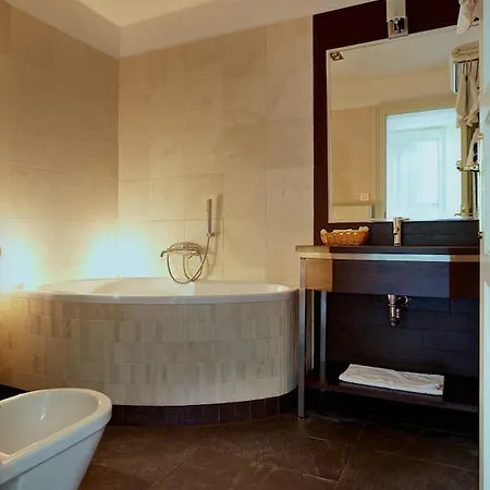 Hotel Halkova 4*