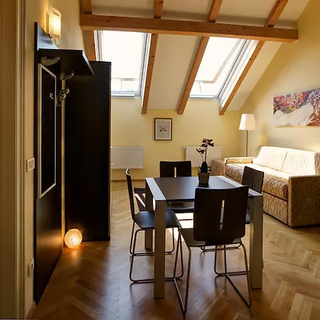 Hotel Halkova Praga